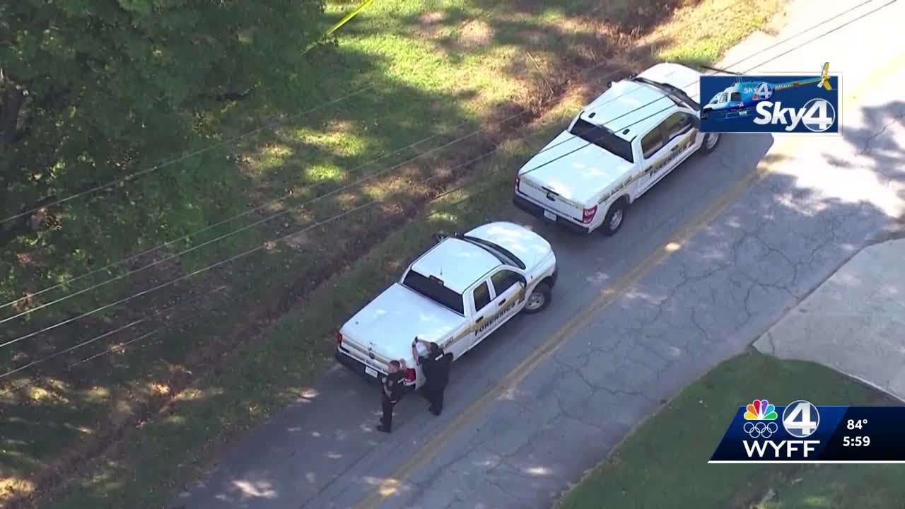 2 people found in dead in front yard of Greenville County home - YouTube