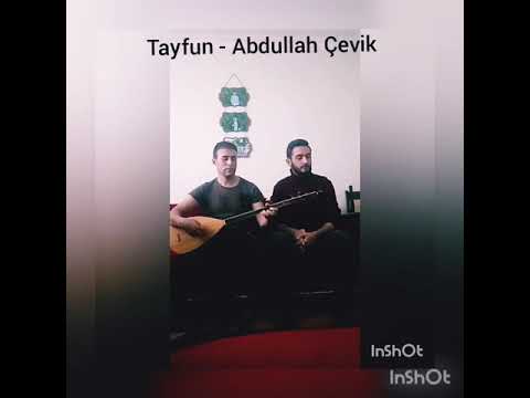 Kapıda oturmuş boynunu eğer Tayfun - Abdullah Çevik