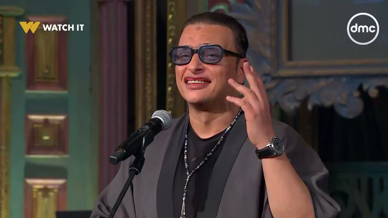 استمتعوا بحلاوة صوت الفنان وائل الفشني وهو بيغني فلكلور فرش وغطا على مسرح #صاحبة_السعادة 😍🎶🎤