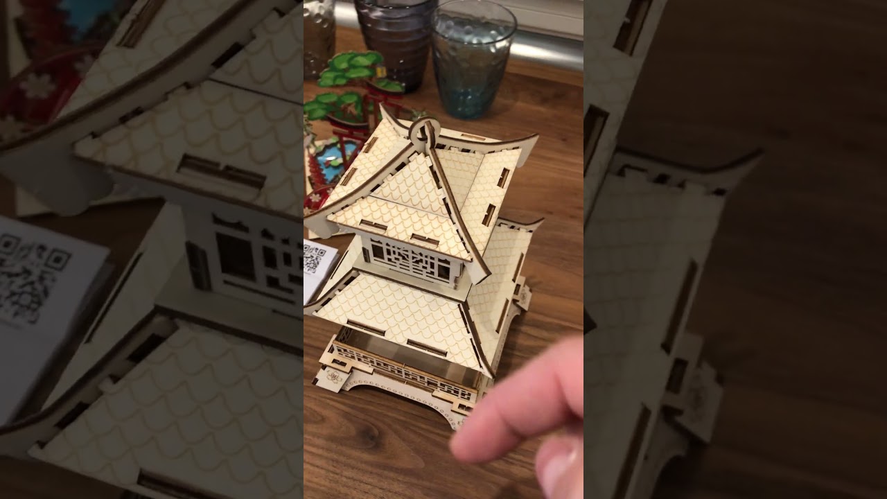 Lanterne pagoda action 