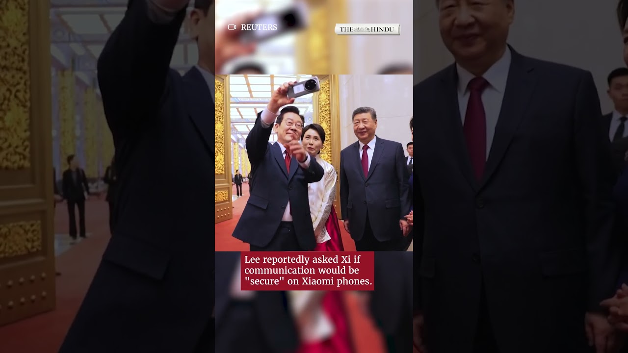 South Korean President takes selfie with Xi using Xiaomi phone