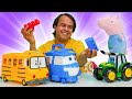 Casinhas para carrinhos! Peppa Pig em português! História infantil com brinquedos de pelúcia