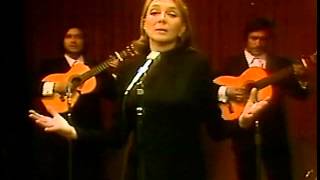 DE CARNE Y HUESO. MARÍA DOLORES PRADERA chords