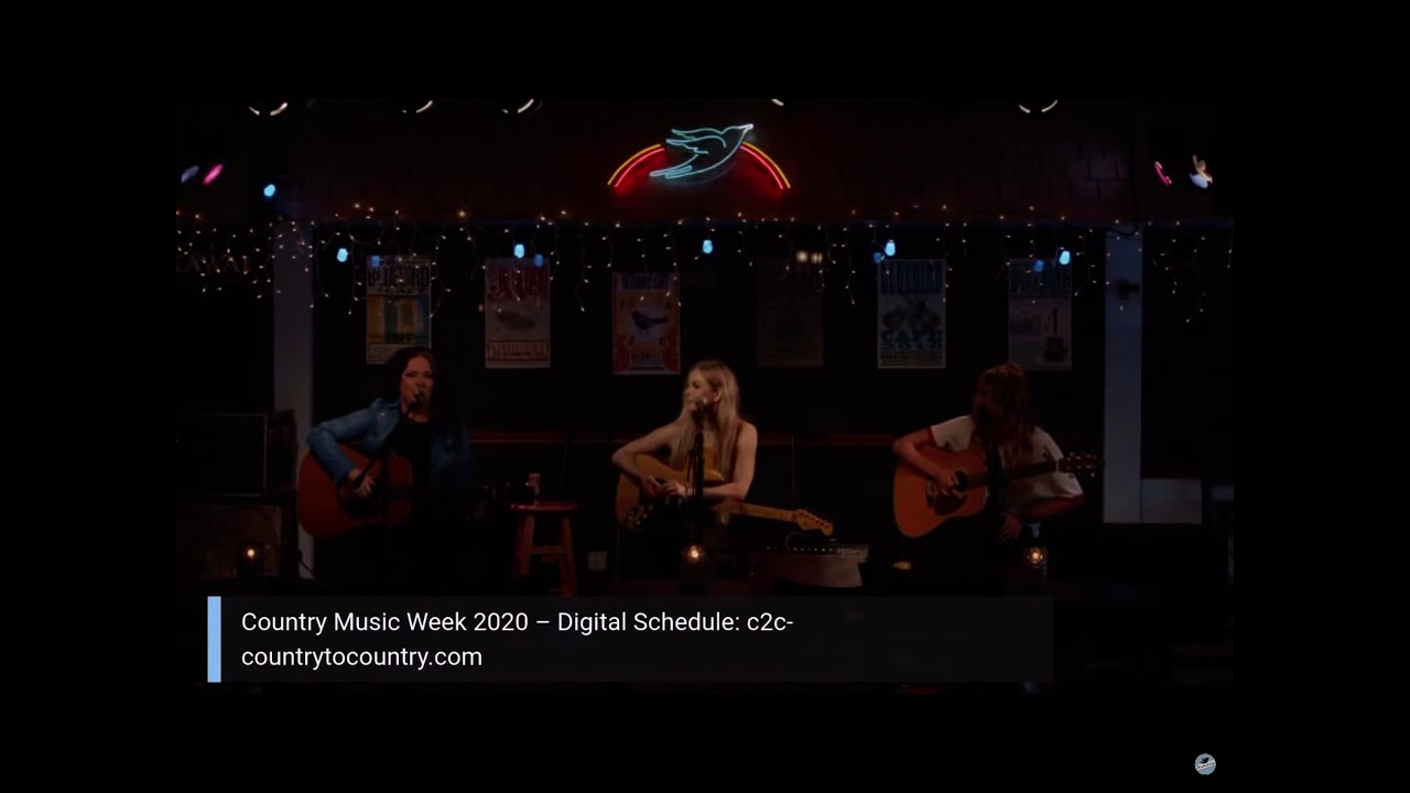 Ashley McBryde sings ‘Light On In The Kitchen’ at The Bluebird Cafe