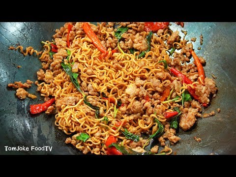 ผัดมาม่ากะเพราแห้ง อร่อยเด็ดเผ็ดสุดยอด Spicy stir-fry noodles