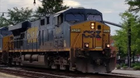 [CSXT]5241 GE ES40DC & 3152 GE ES44AH [EFS]Leads Q135-01 Double Stacks SB In Fay NC & Long