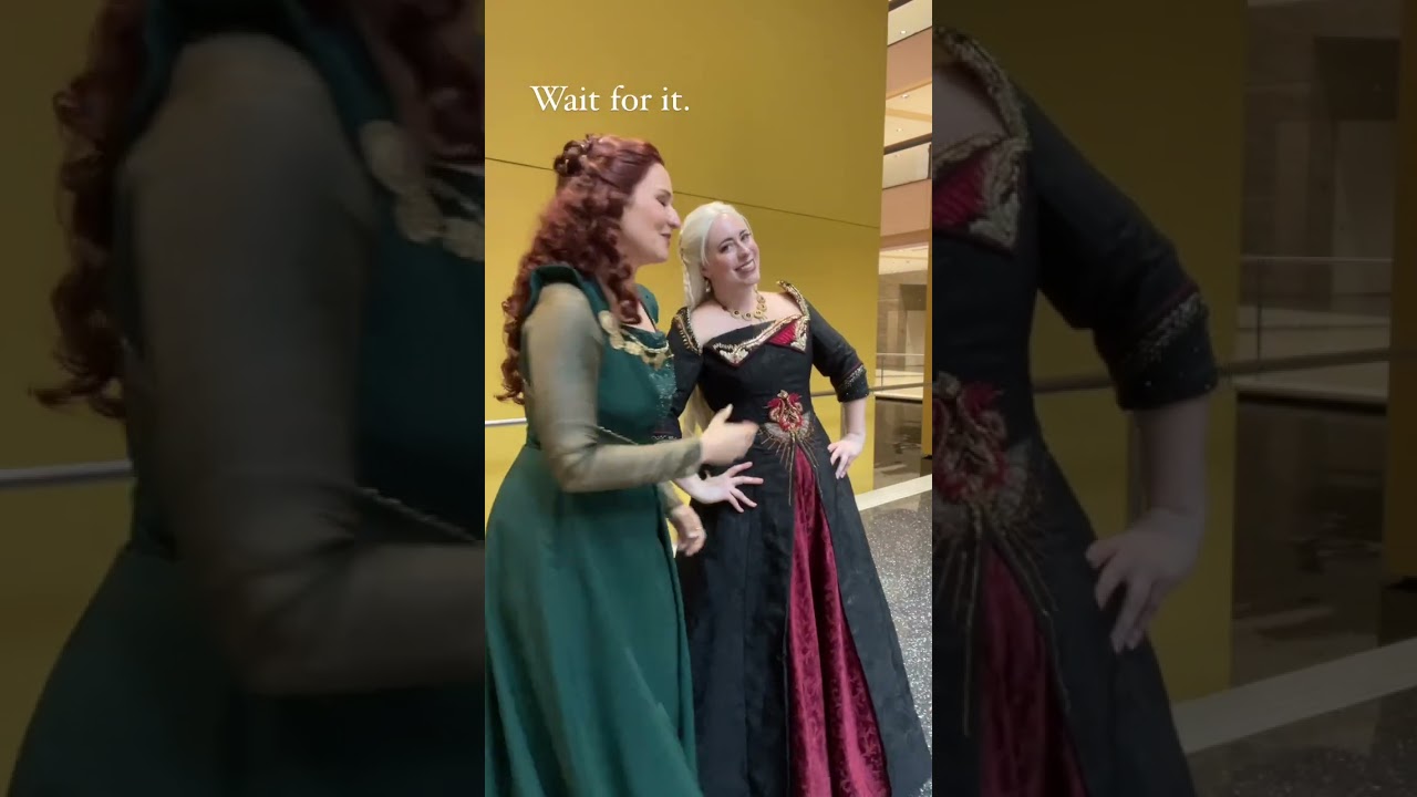 Only at conventions! 😂🤣😂 with @hobbitparty #rhaenyratargaryen #alicenthightower #houseofthedragon