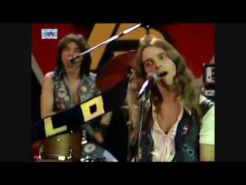 在 YouTube 上观看 Hello - Slow Motion 1977 (Video Collage)