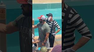 Mime gets super angry at man 💀 #seaworldmime #seaworldorlando #fyp #mime #funny