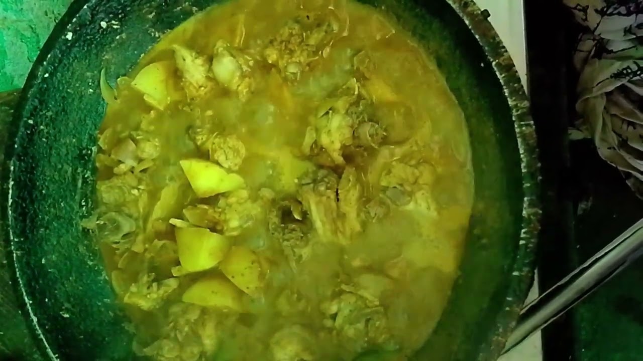 এই পৃথিবীতে আপন বলতে কেউ হয় না