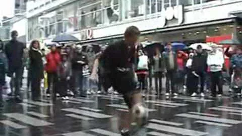 Matte Linder Freestyle Football 2009