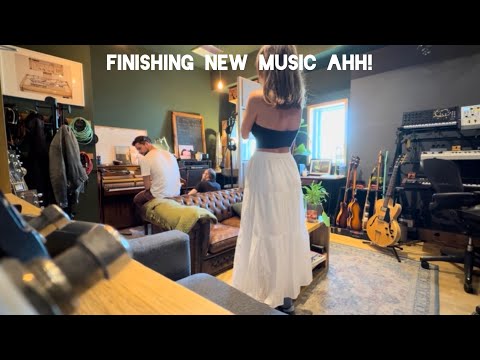 Finishing music, Greggs chats and friends birthdays! #vlog #vlogging #singer #musician #songwriter