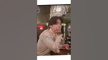 kim taehyung v in Paris #celine v 💜💜💜