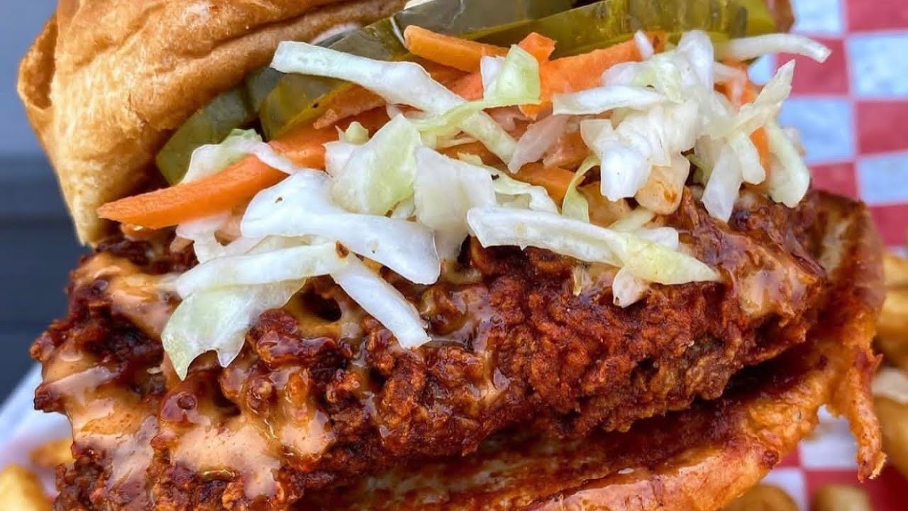 INNOVATIVE FOODS NASHVILLE HOT CHICKEN SANDWICH 🍗 Tag someone you’d share one of these with😋 ⠀⠀⠀⠀⠀