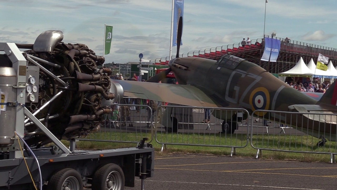 Merlin & Bristol Hercules Engine Run At Farnborough International Air Show 2016