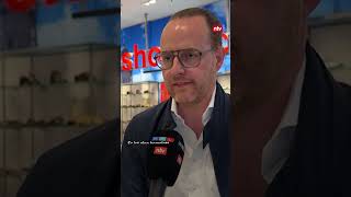 Schuhladen bittet um Trinkgeld