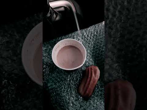 شرب كأس الخمر لي كي انساك 