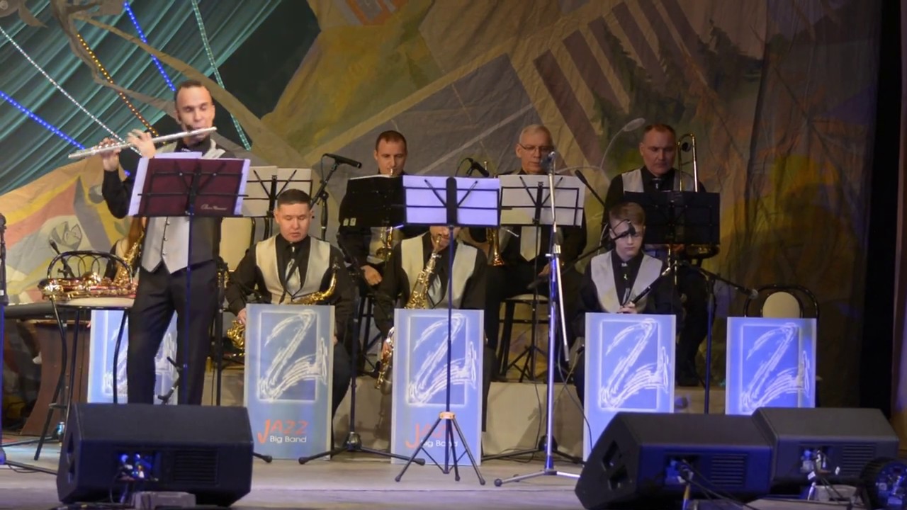 Maksim Heinz Light orchestra. Cafe Cubano/Doesn't Really