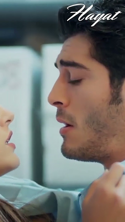 Hayat fell into Murat's lap #hindidubbed #hayatmurat #shortsvideo #handeerçel #hayat #love