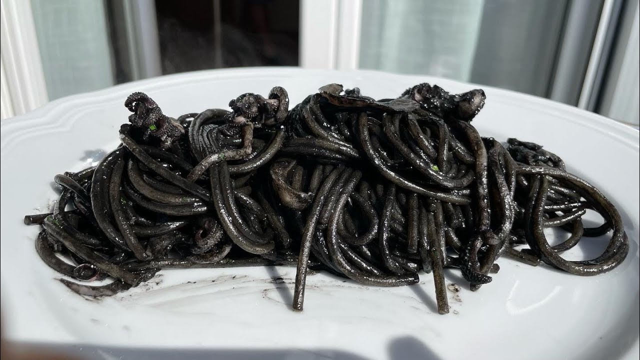 Espaguetis con Sepia y Tinta de Sepia