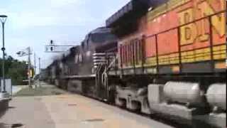 BNSF SD40-2 1953 leads a 7 unit consist with some sweet horn action
