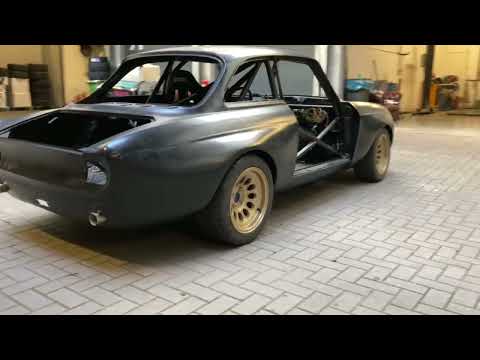 Alfa romeo gta custom uitlaat van voor naar achter