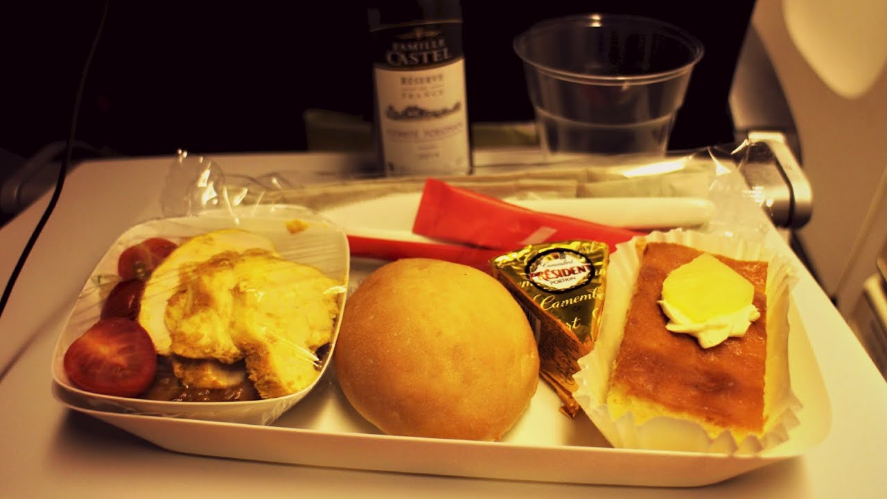 Air France Flight Experience: AF259 Jakarta to Singapore