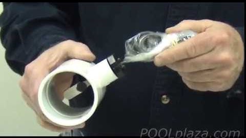 How a Salt Water Chlorinator Systems Works poolplaza poolplaza.com