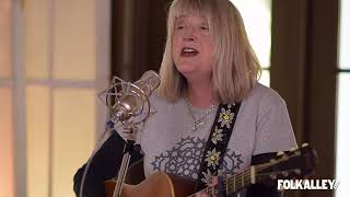 Folk Alley Sessions at 30A: Kim Richey - "Chase Wild Horses" chords