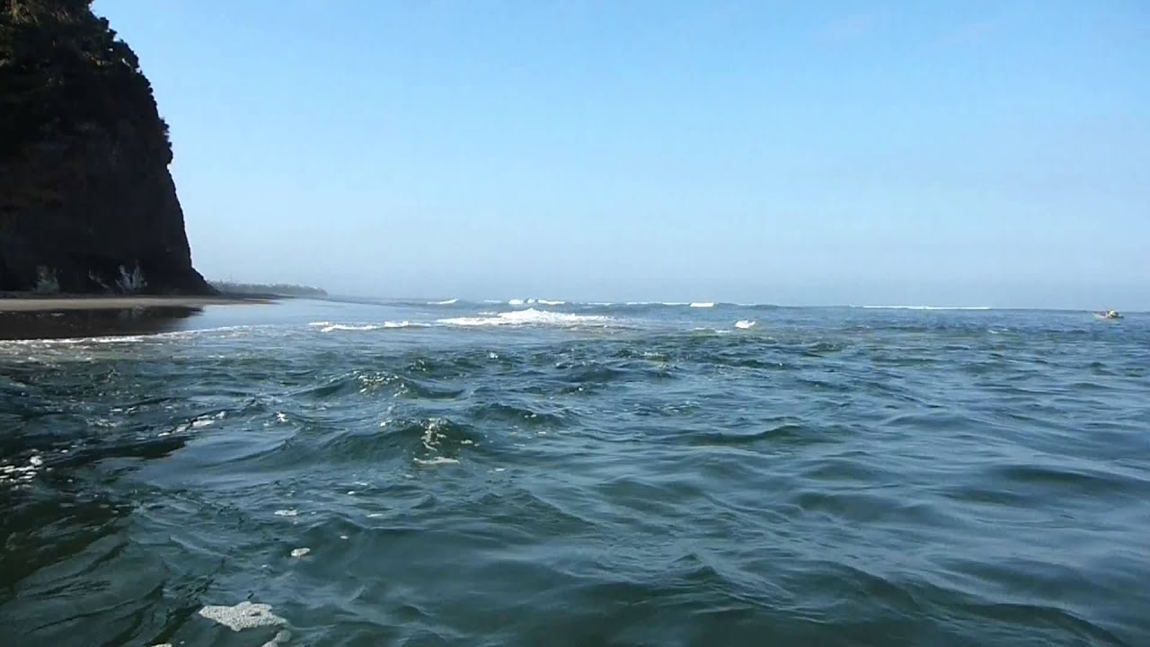 Fishing for King Salmon at the mouth of the Nestucca River - YouTube