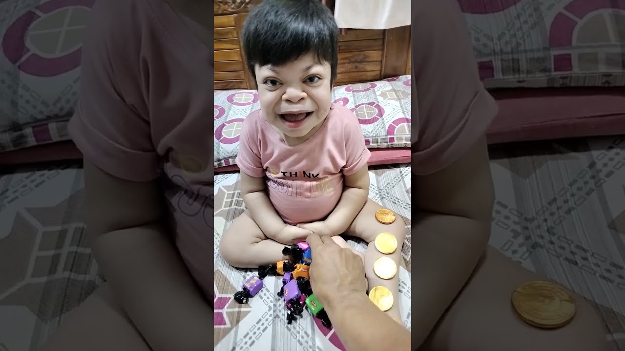 Cute Baby Loves Gold Coins Soft Choclates WoW 
