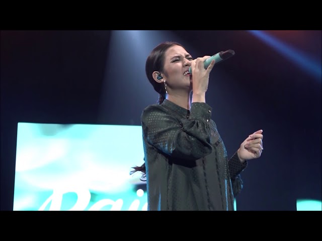 Raisa - Serba Salah (Live at PLAYLIST LIVE FESTIVAL 2019) class=