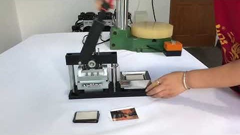 So easy!the  little girl can easily to make fridge magnets.Great!