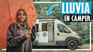 ☔ ENCERRADOS en 6m² | Viajar en furgoneta camper o autocaravana con LLUVIA  [Vanlife]