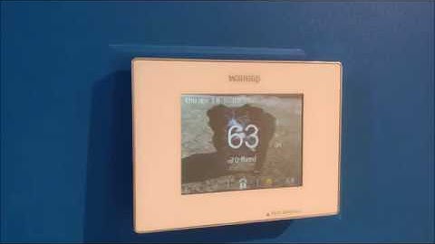 How to change the background picture on the 4iE thermostat