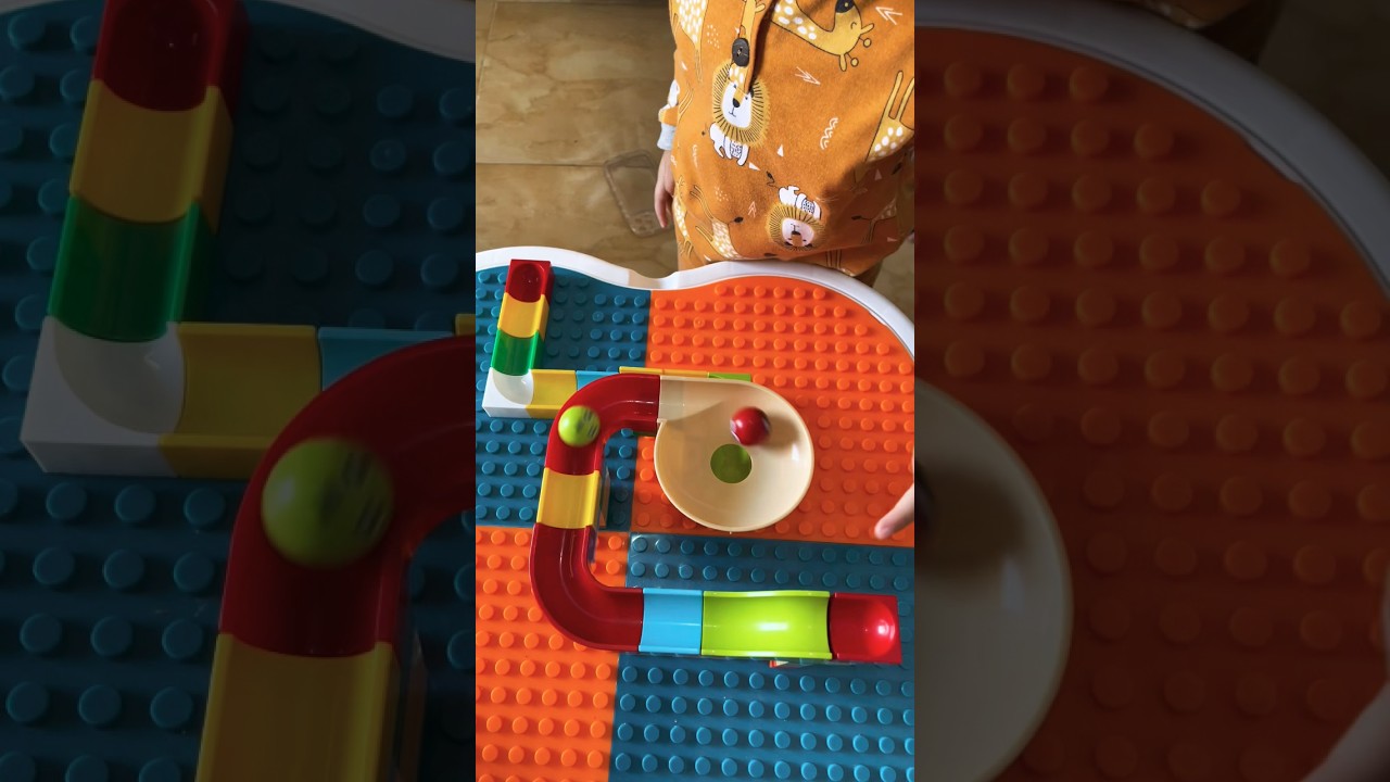 Bola lego saling kejar kejaran 