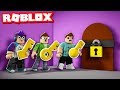 ONLY ONE OF 9999 KEYS OPENS THIS DOOR! (Roblox House of Keys)