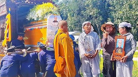 Tang lễ bà (Từ Thị Tuyết )gia đình tiếc thương đưa tiễn tại hoa viên BD.