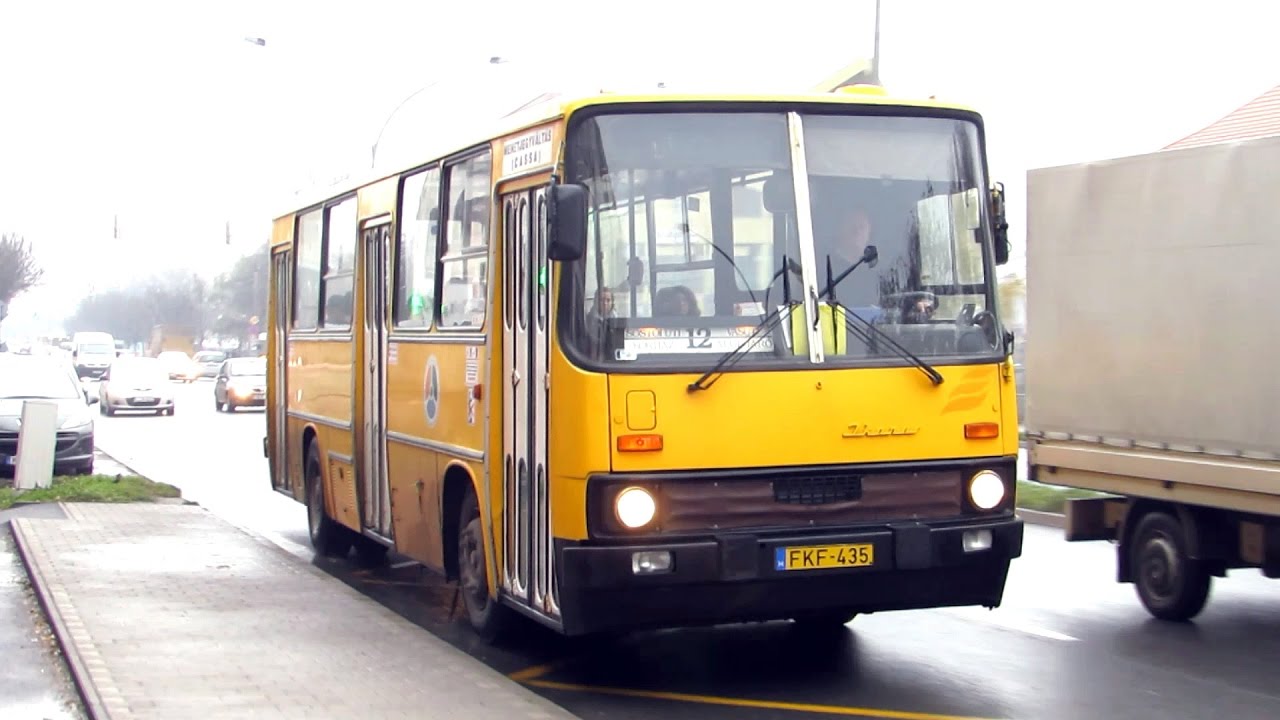 Buszok csütörtök délután Nyíregyházán