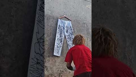 upcycling jeans / aerografia 00125 #jeans #rework #pixada #hlyarchvj