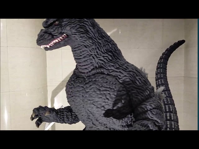 ゴジラ像 「ゴジラVSキングギドラ」（1991 Ver ） - YouTube