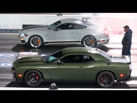 Mustang Mach1 vs Redeye Hellcat Challenger - drag racing