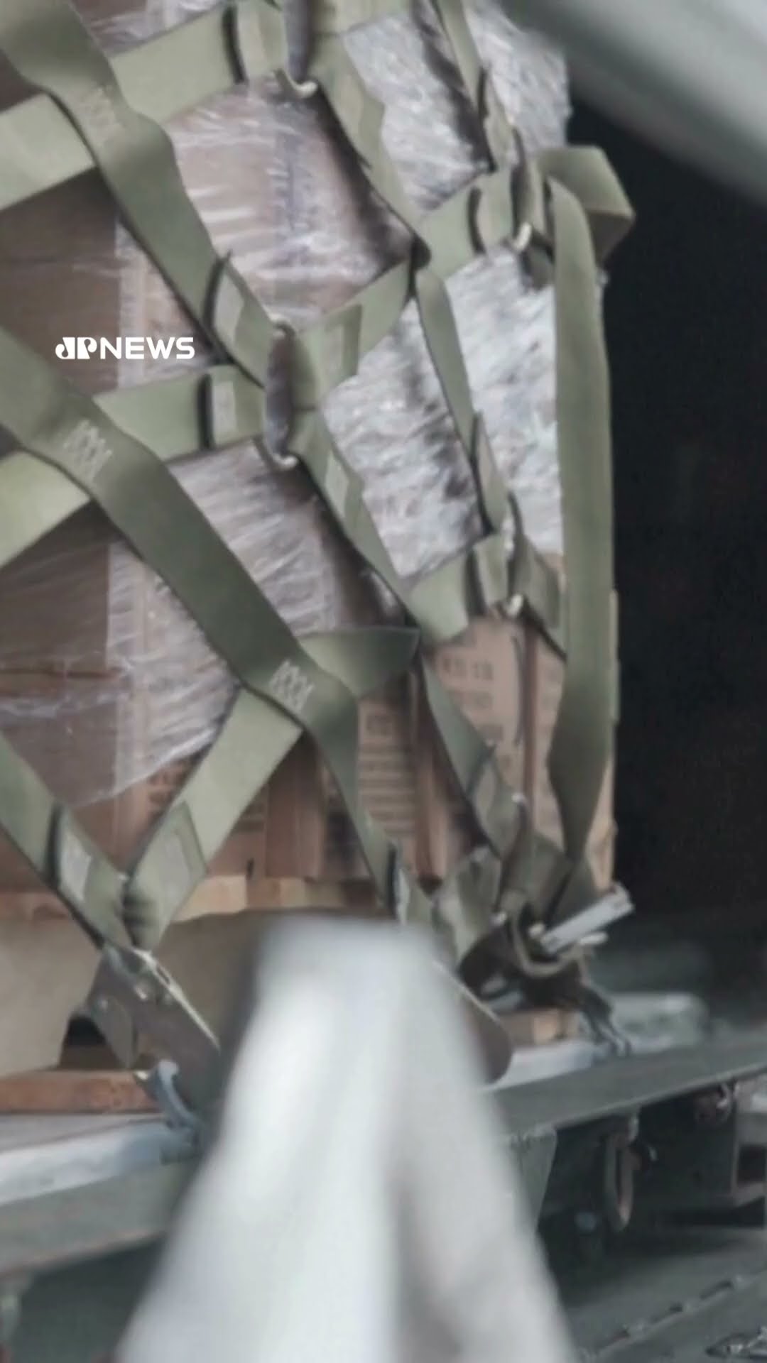 EUA enviam primeiros voos com migrantes para Guantánamo; Fuzileiros se deslocam para a base #Shorts