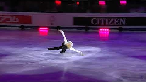 The most beautiful hydroblade! By Yuzuru Hanyu.