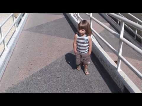 ידיים בכיסים 