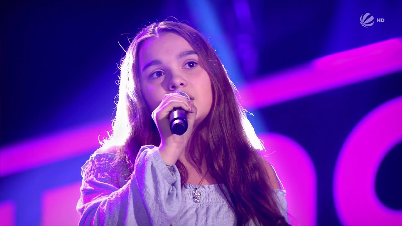 Voice Kids 2018(6) BL1-09 (Luana 13) What About Us - YouTube