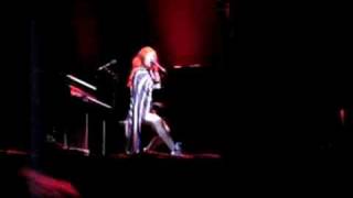 Tori Amos, Dranouter 2008 - Leather