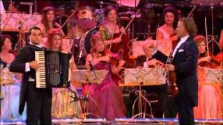 Olé Guapa - André Rieu & The Johann Strauss Orchestra by DamadeAlmanza 313,873 views 13 years ago 3 minutes, 54 seconds