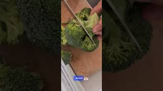 ASMR SLICING BROCCOLI shorts youtubeshorts vegatable broccoli amazing satisfying fresh fyp