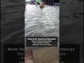 Meski Banjir Aktivitas Jual Beli Pun Harus Tetap Dilaksanakan